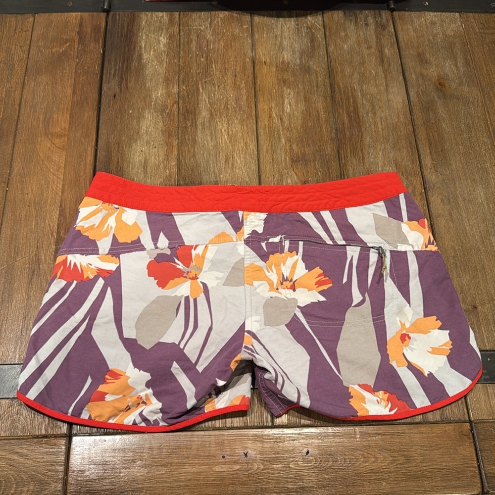 PATAGONIA SHORTS - women’s athletic shorts / hiking shorts - Picture 3 of 3